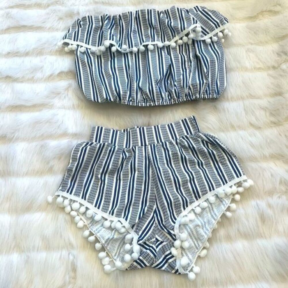 Stella Cove NWT Pin Stripe Pom Pom Short Set (10)